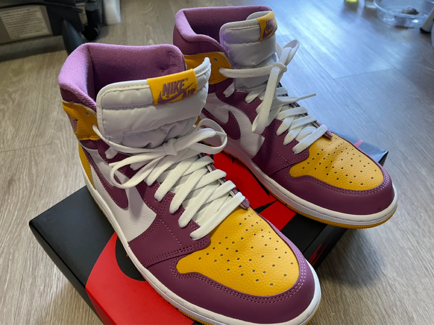 Nike Air Jordan 1 High OG Men's Size 11 - photo 3