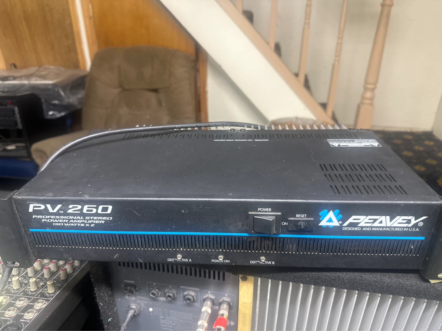 Peavey PV 260 Professional Stereo Power Amplifier - photo 2