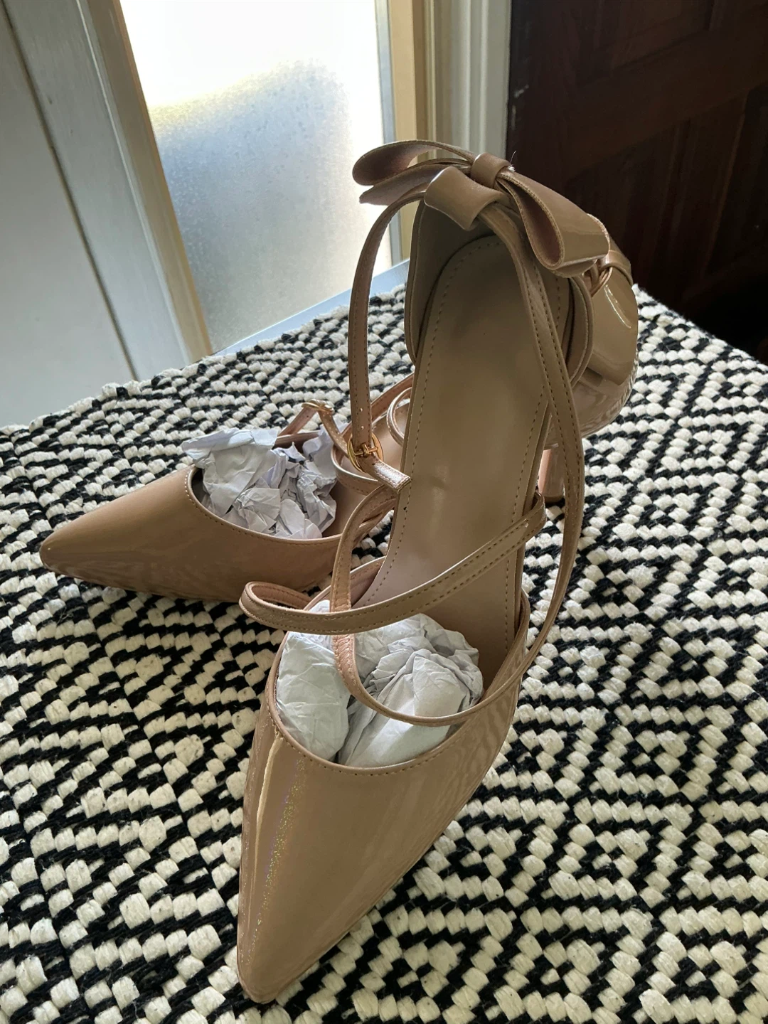 Women's Patent Bow Heels - size 9 Size 41