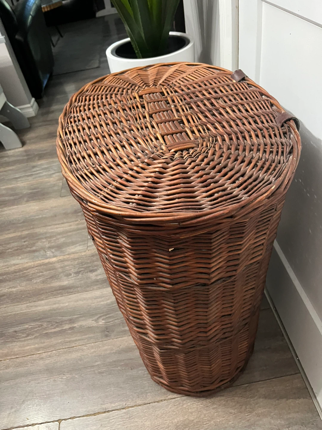 Wicker Laundry Hamper with Lid - photo 2
