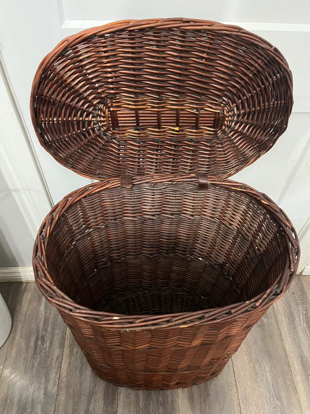 Wicker Laundry Hamper with Lid - photo 4