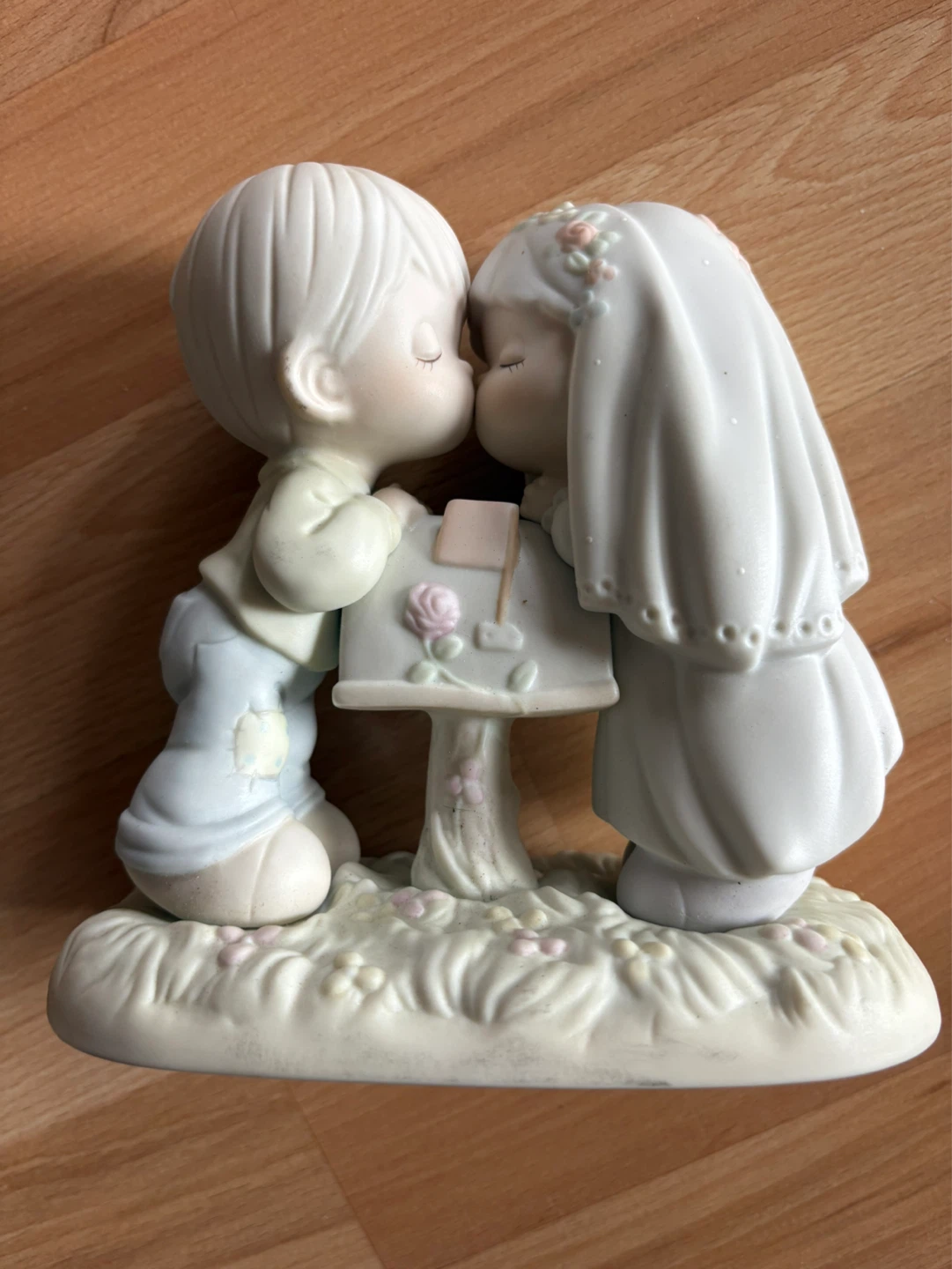 Precious Moments Sealed With A Kiss Figurine 1992 no box