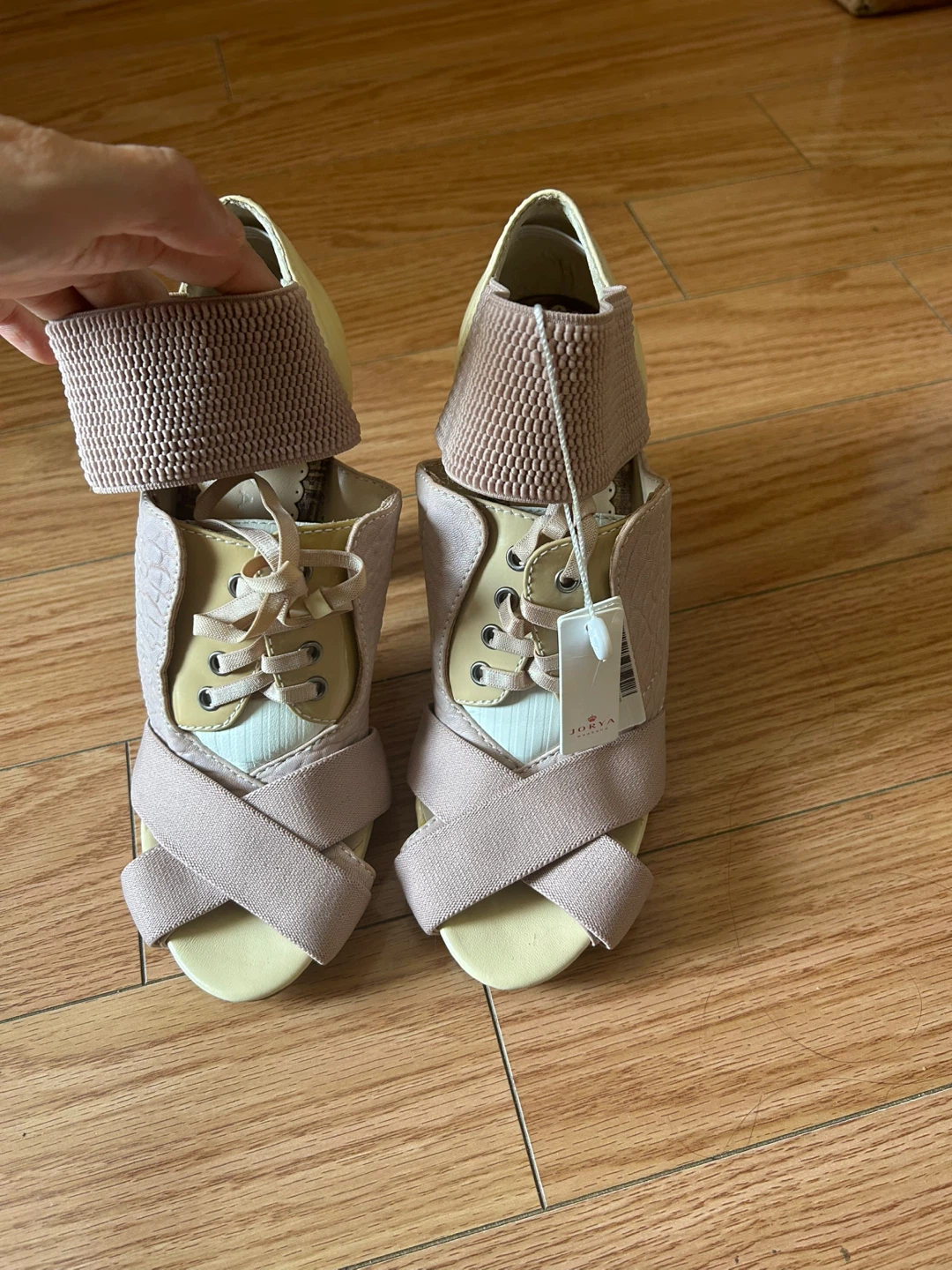 Brand New JORYA Women's Heeled Leather Sandals Size 6 - photo 3