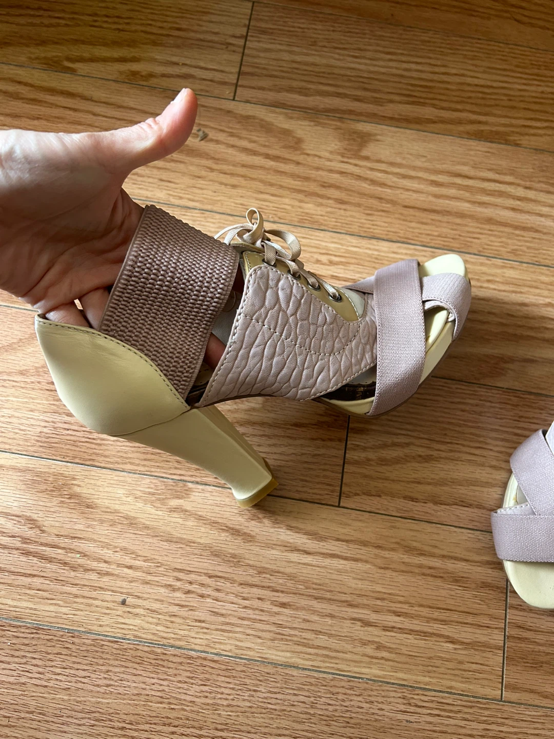 Brand New JORYA Women's Heeled Leather Sandals Size 6 - photo 4
