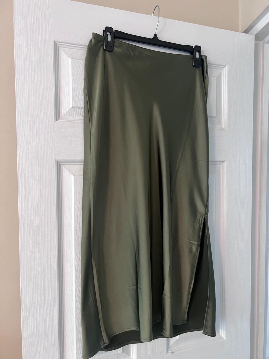 Old Navy Olive Green Satin Midi Skirt Size M