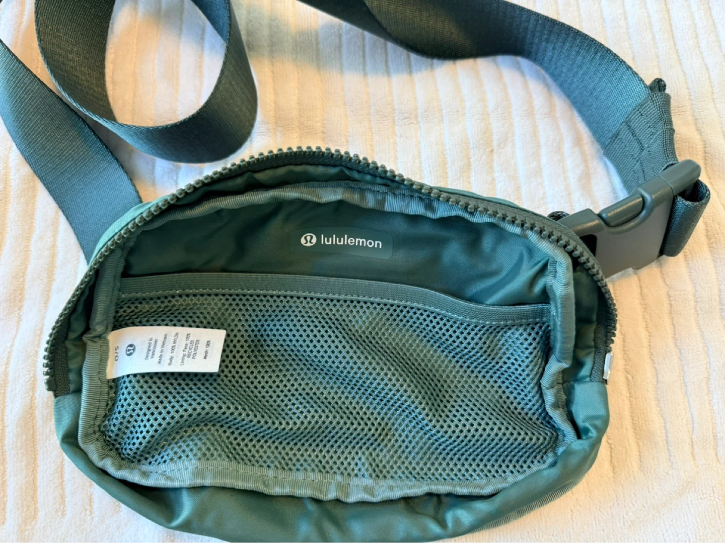 Lululemon Everywhere Belt Bag - Green 1L - photo 3