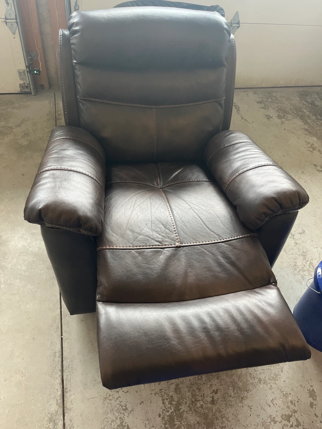 Non-Electric Brown Faux Leather Recliner/Rocking Chair - photo 2