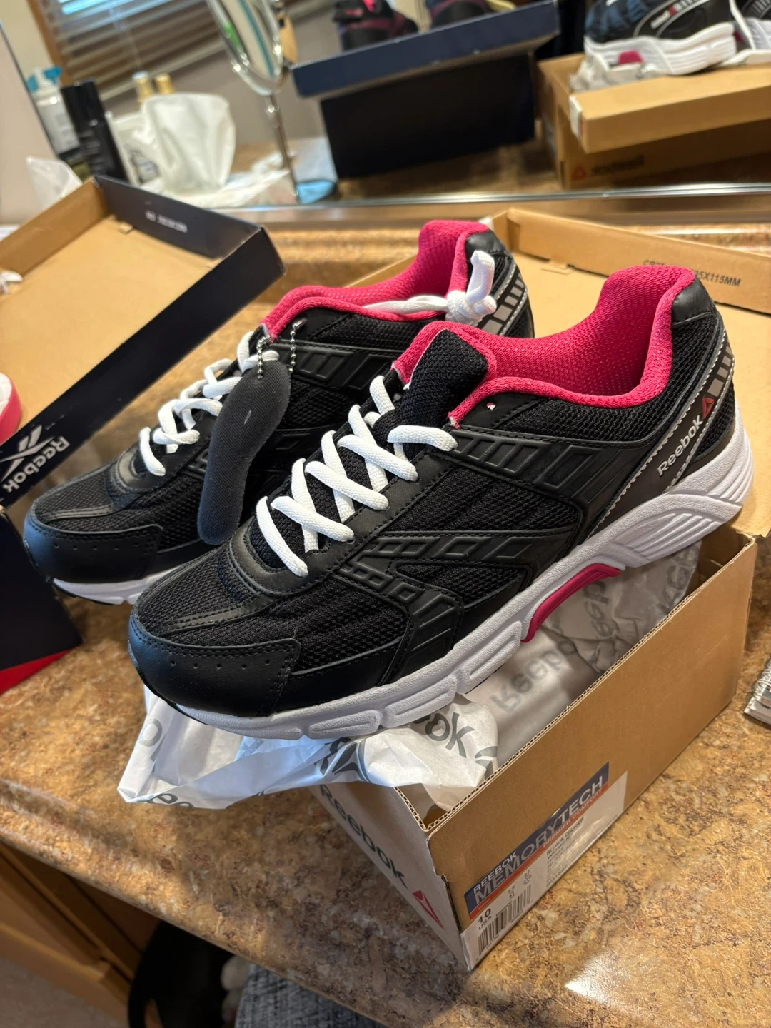 Reebok Women's Running Shoes Size 10 - photo 3