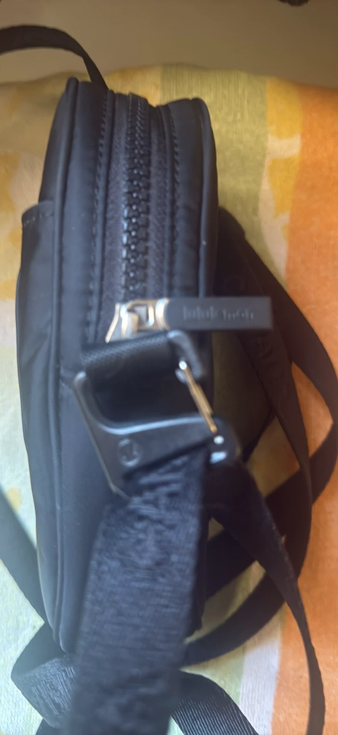 Lululemon Black Crossbody Bag with Maple Leaf Detail - photo 4