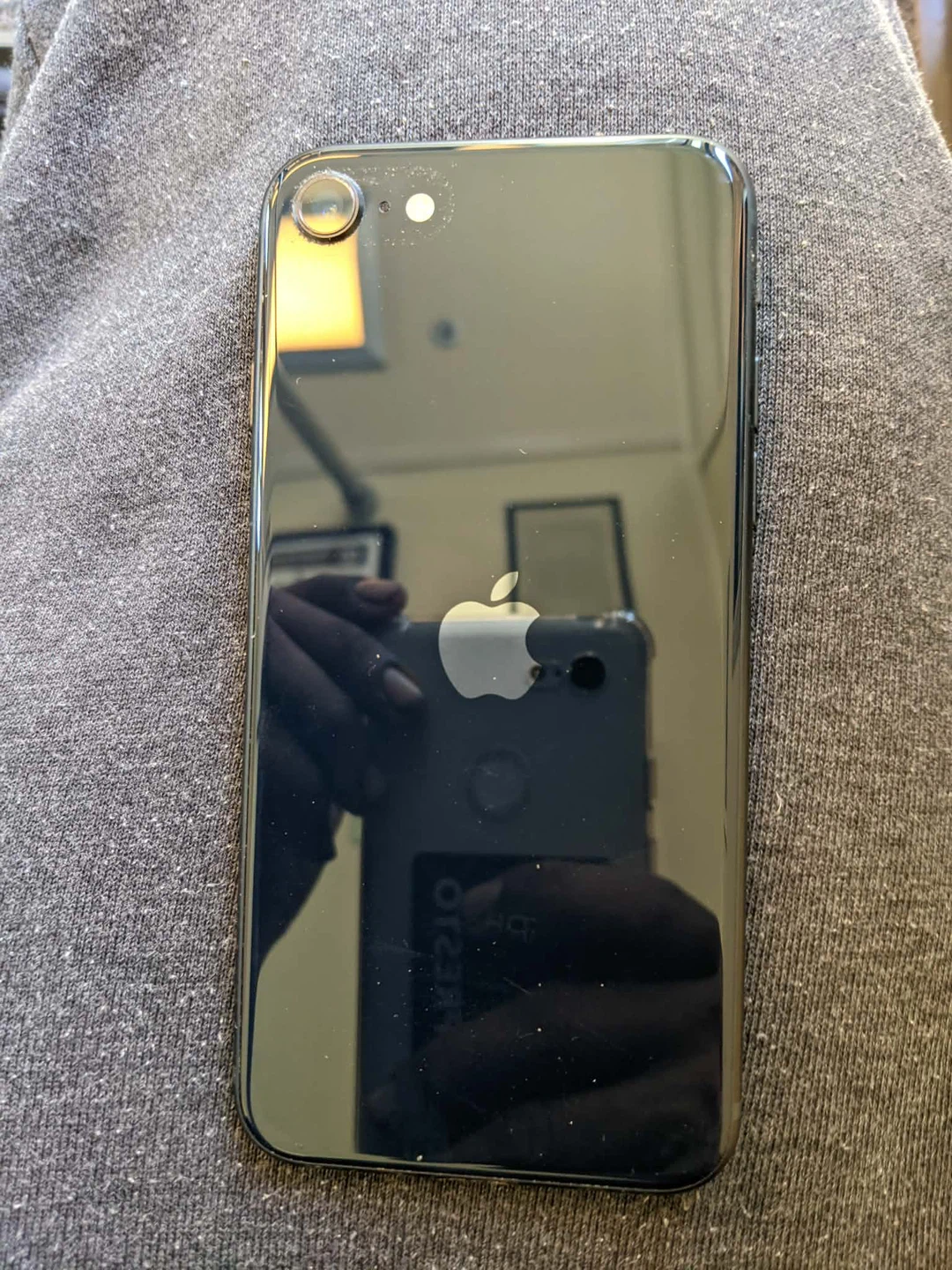 iPhone SE 2020 (2GEN)- 128 GB UNLOCKED - photo 2