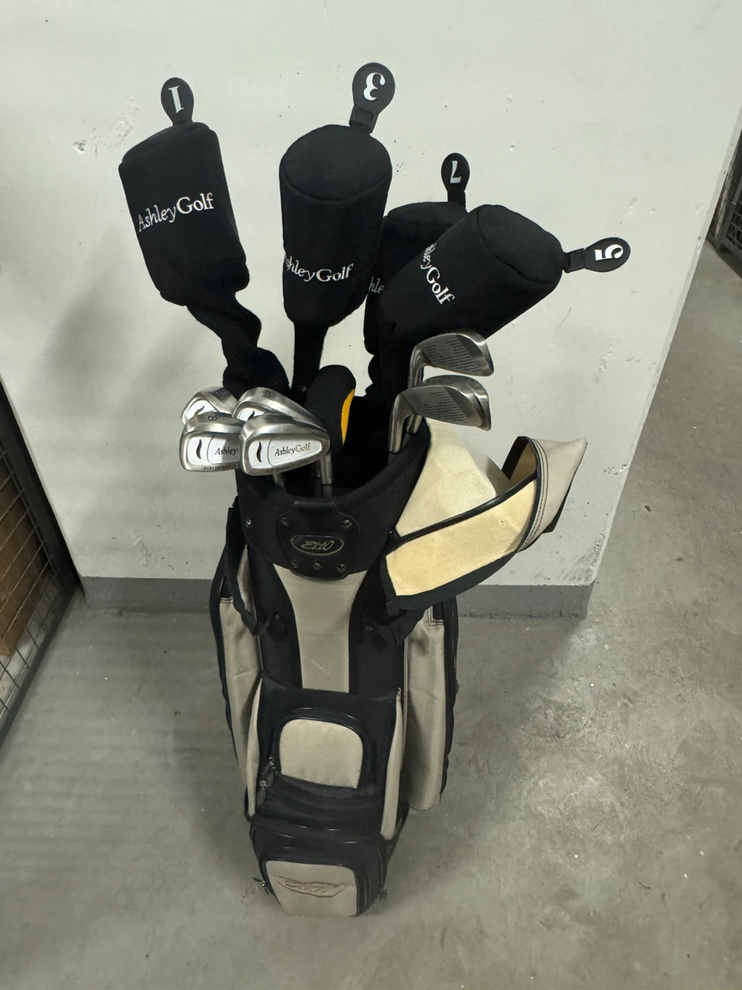 Ashley Golf Full Set of Golf Clubs with Bag and Headcovers