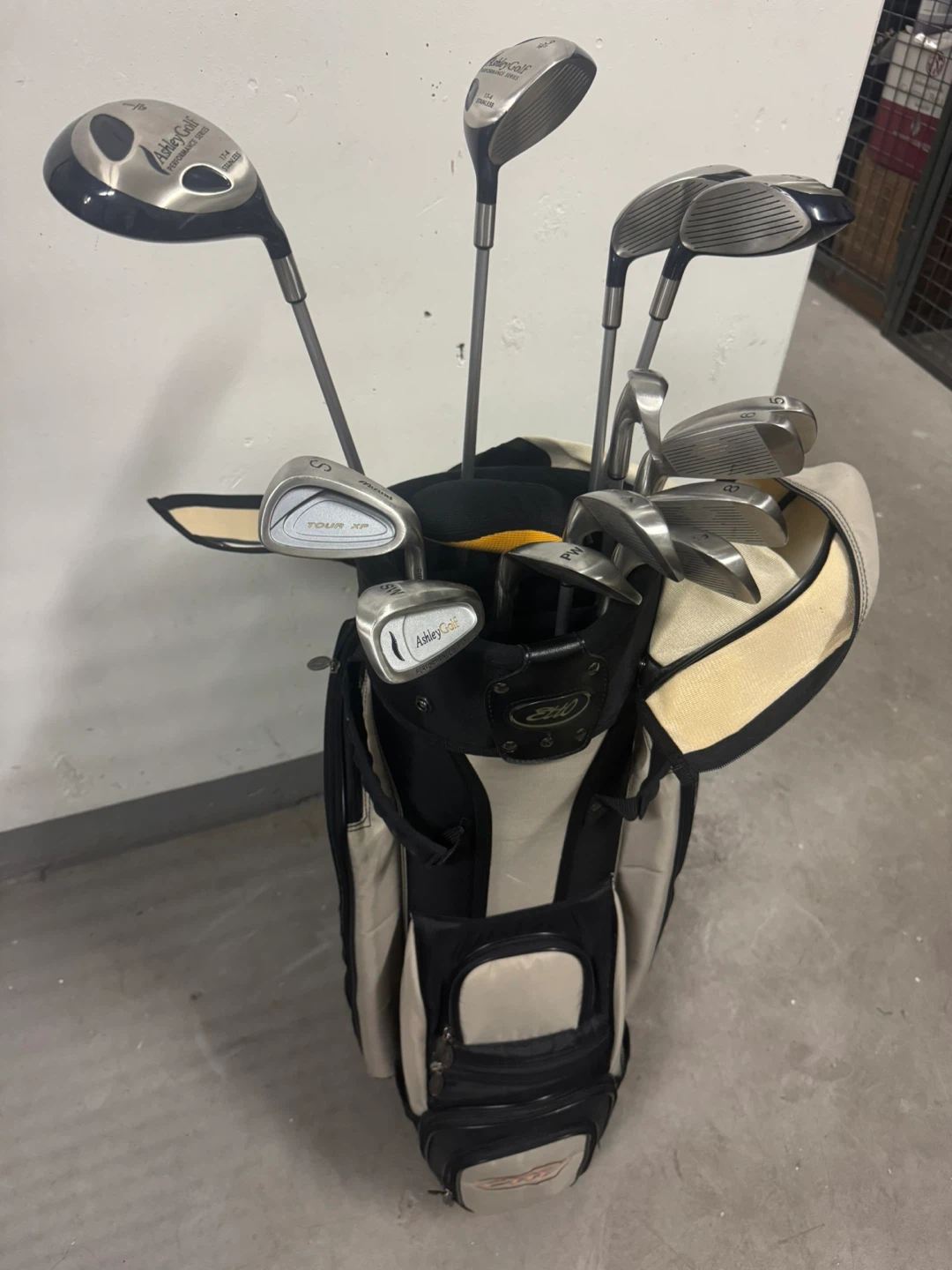 Ashley Golf Full Set of Golf Clubs with Bag and Headcovers - photo 3