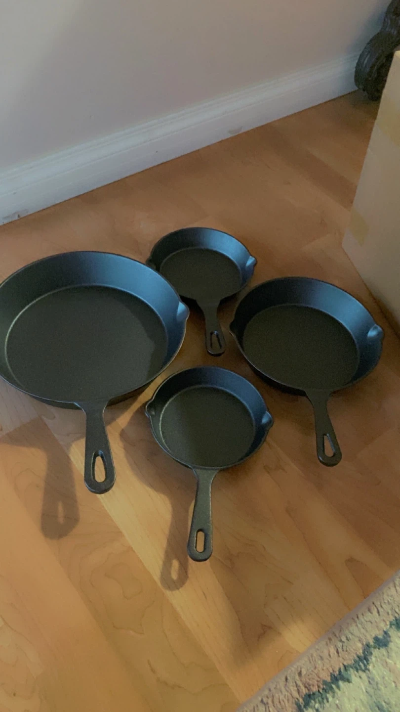BRAND NEW Set of 4 Cast Iron Skillets - photo 3