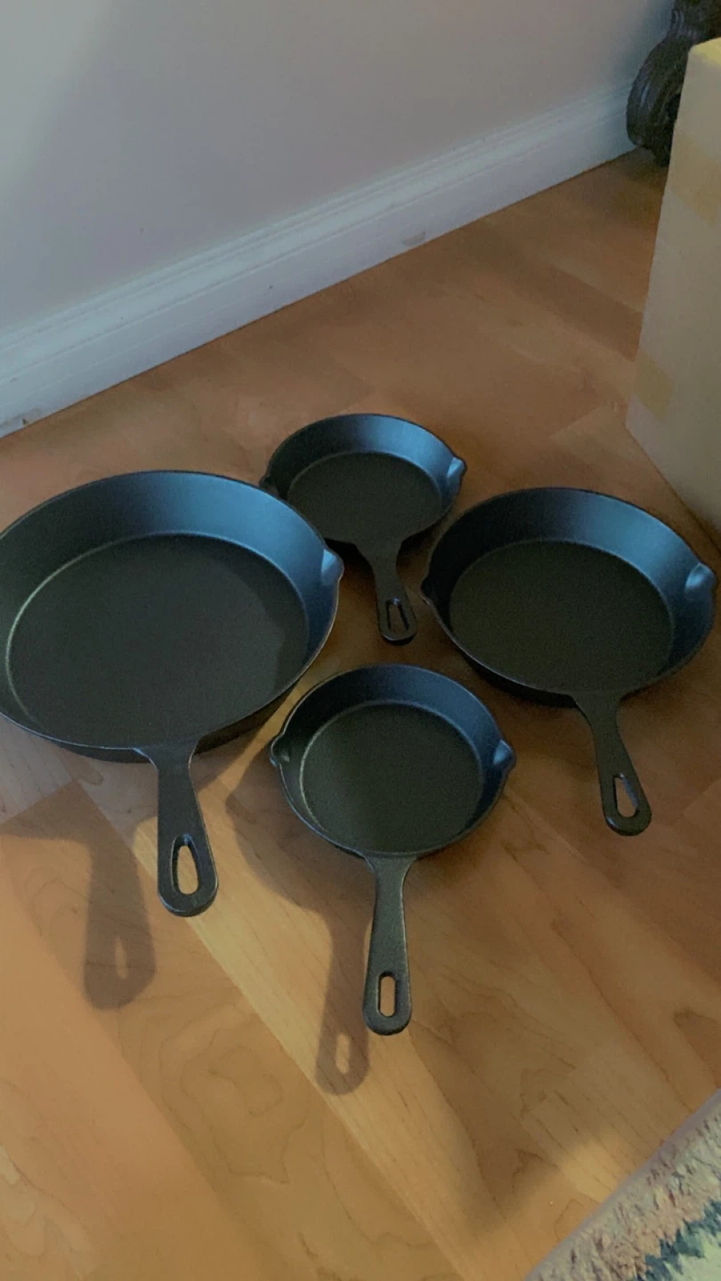 BRAND NEW Set of 4 Cast Iron Skillets