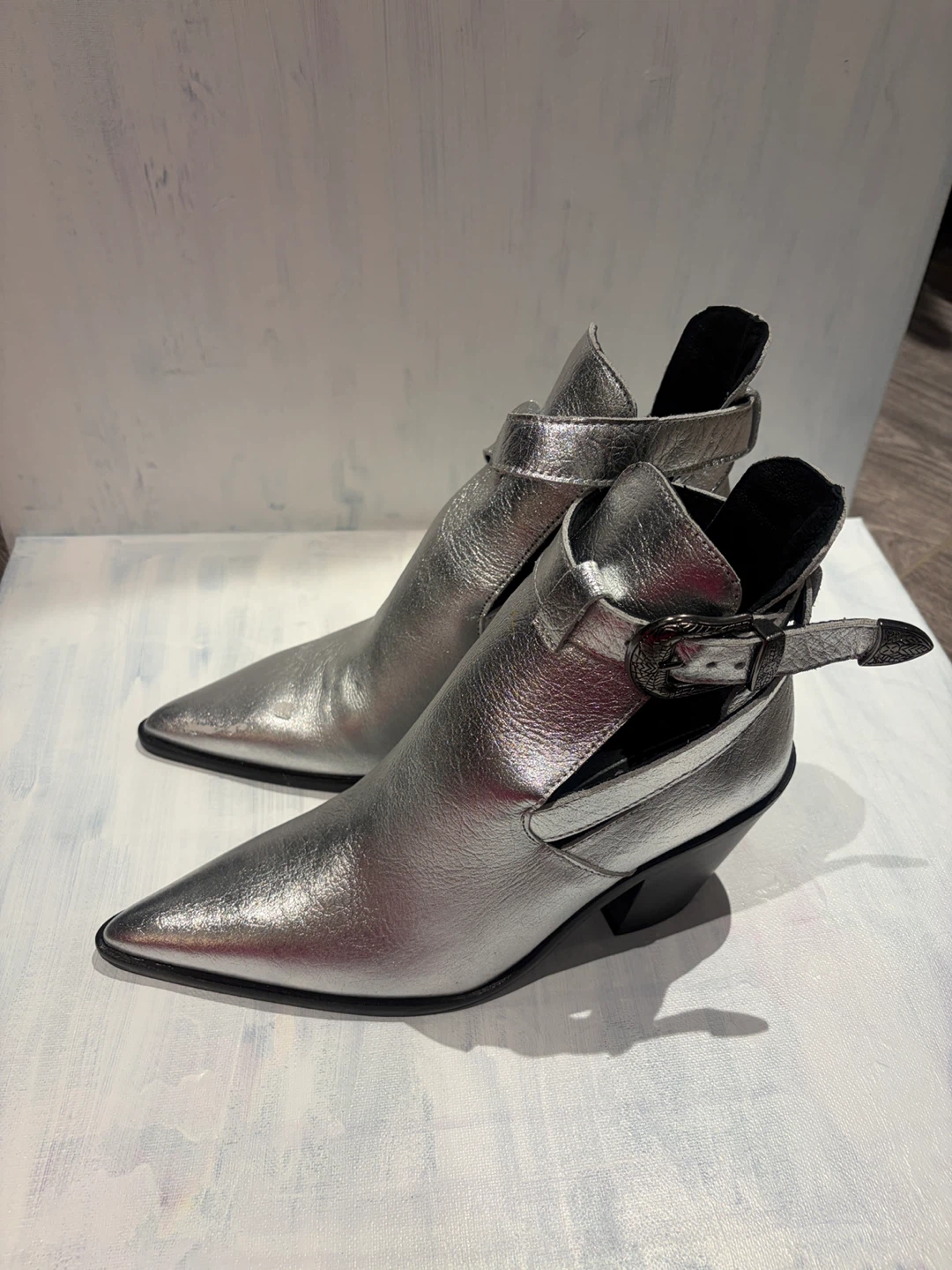 L’intervalle Silver Western Ankle Boots
