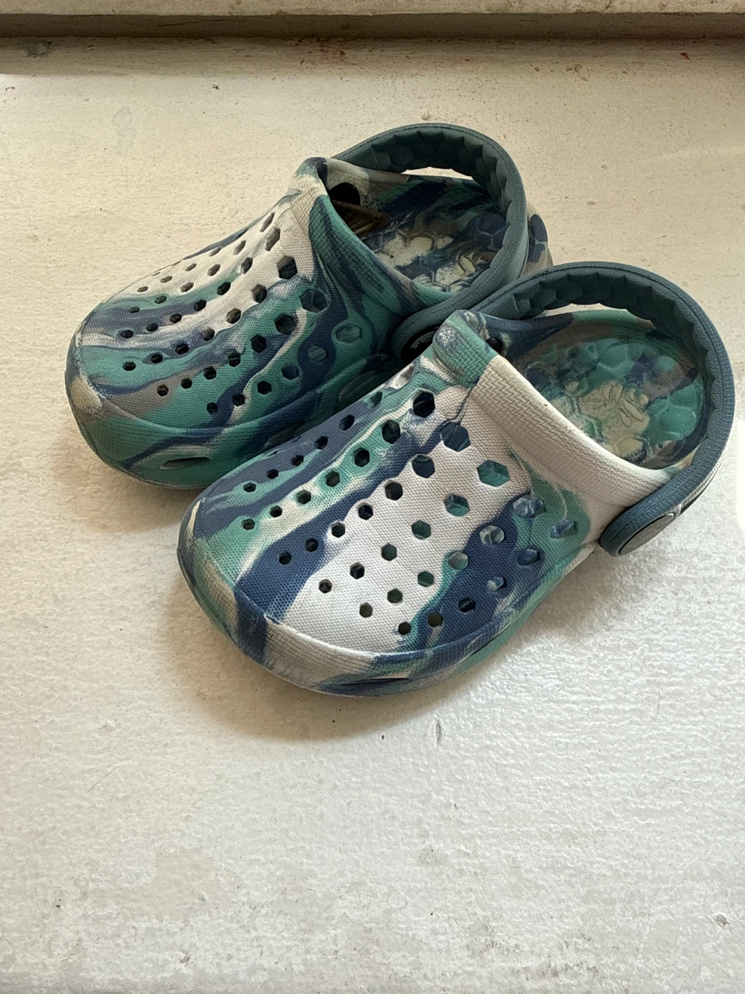 Kids' Clogs Size 6/7 - photo 2