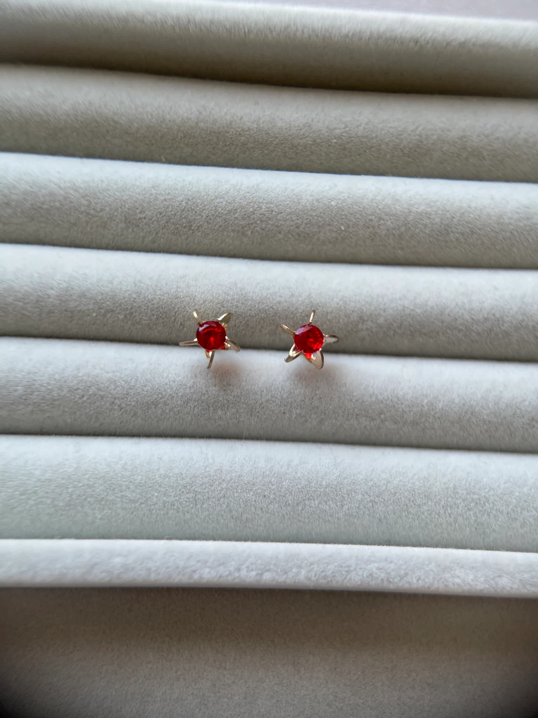 Gold Tone Star Earrings with Red Gems - photo 5