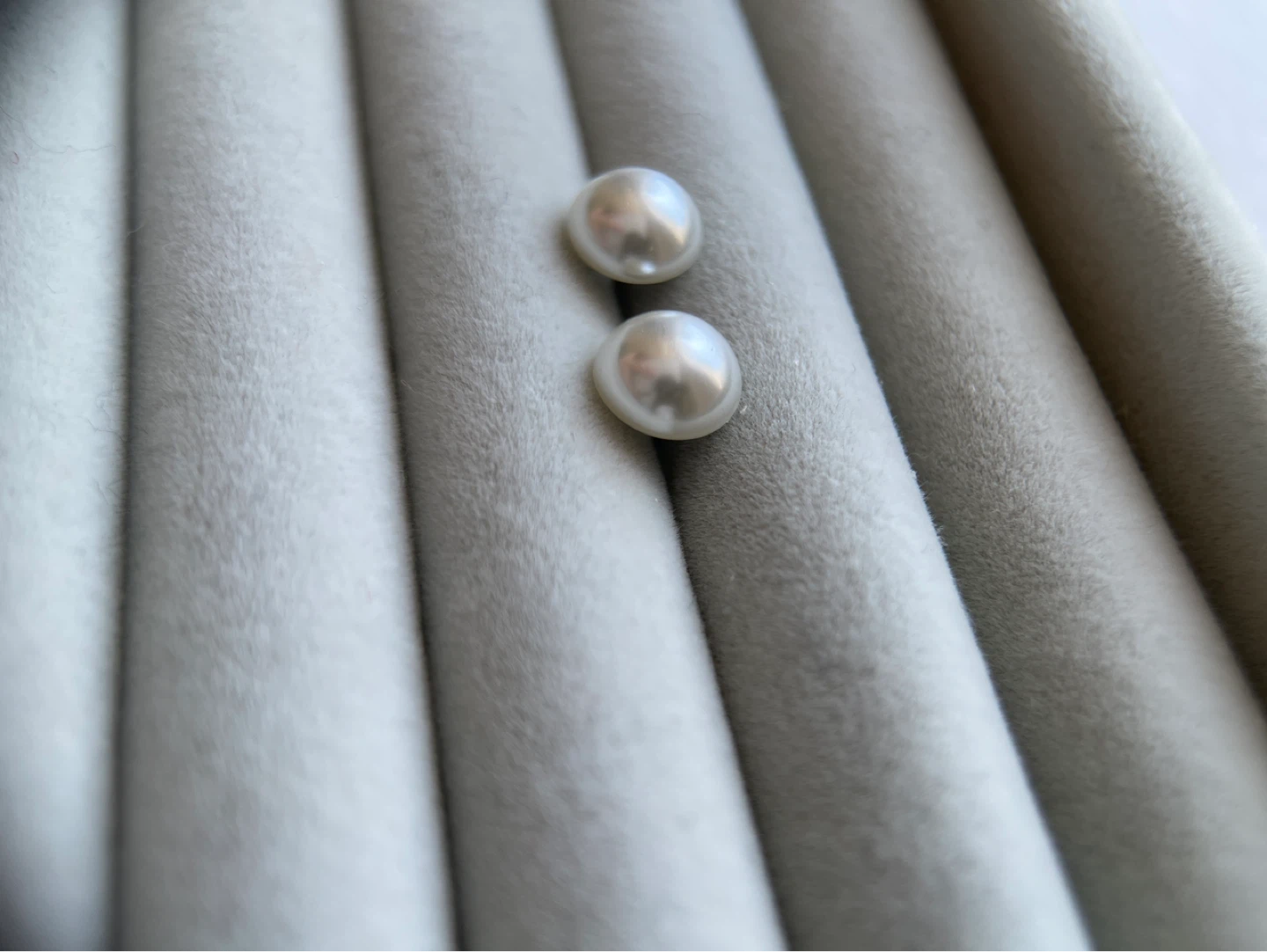 Pearl Stud Earrings with Silver Backings - photo 2