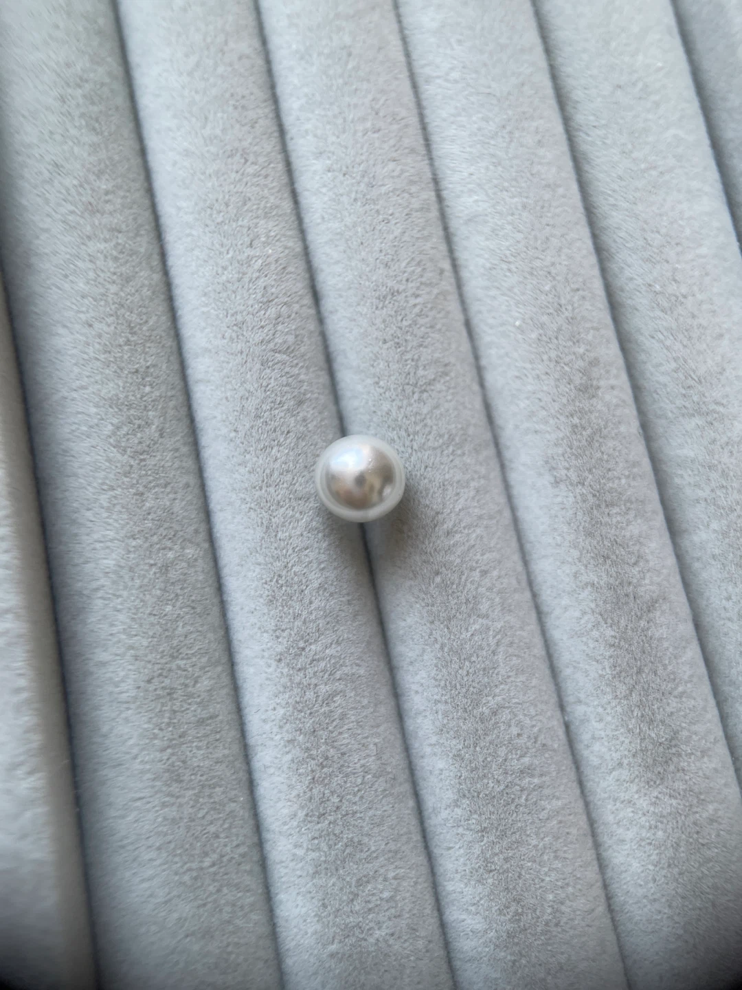 Pearl Stud Earrings with Silver Backings - photo 5