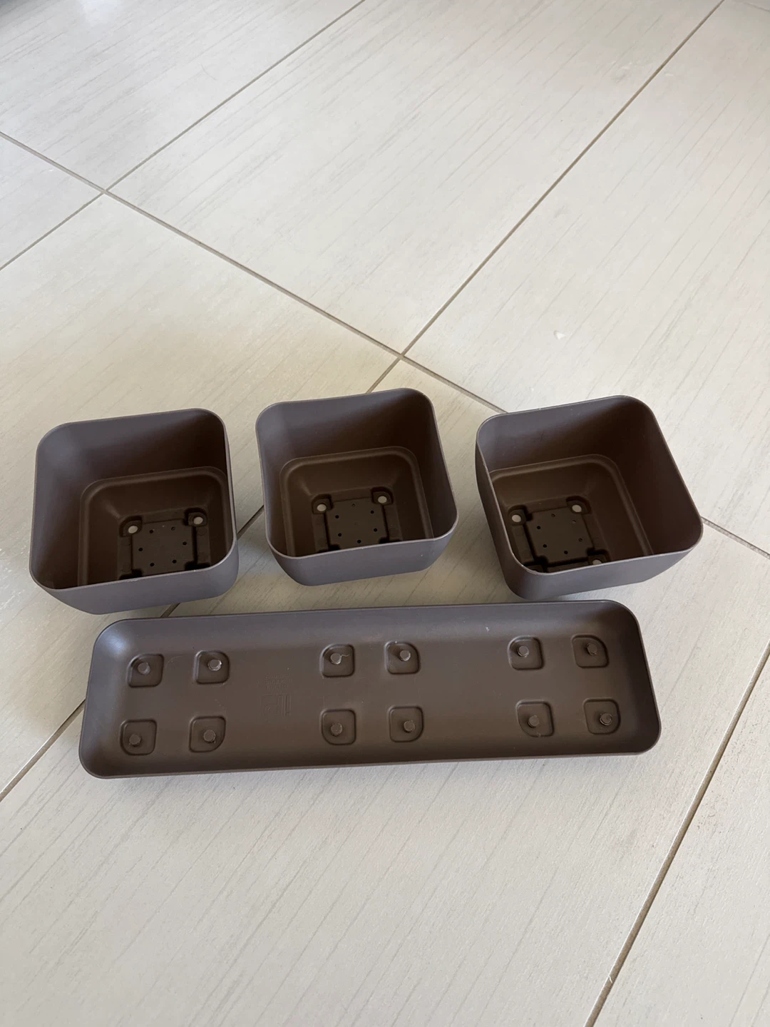 Set of 3 Brown Square Planters with Drip Tray - photo 2
