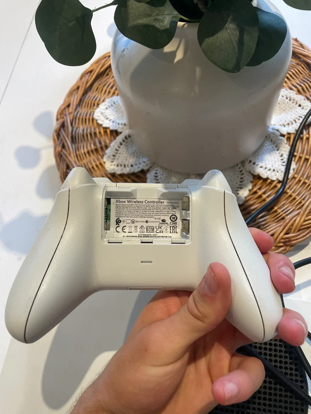 Xbox Series S Console with Controller(READ DESCRIPTION) - photo 2