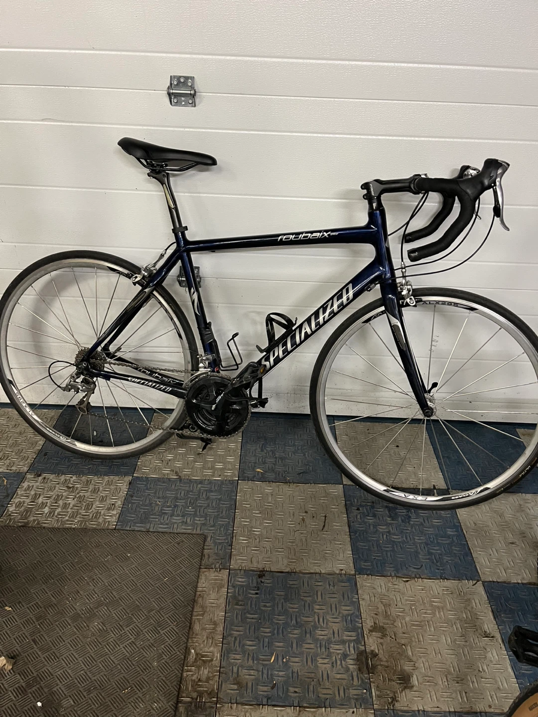 Specialized Roubaix Road Bike - photo 3