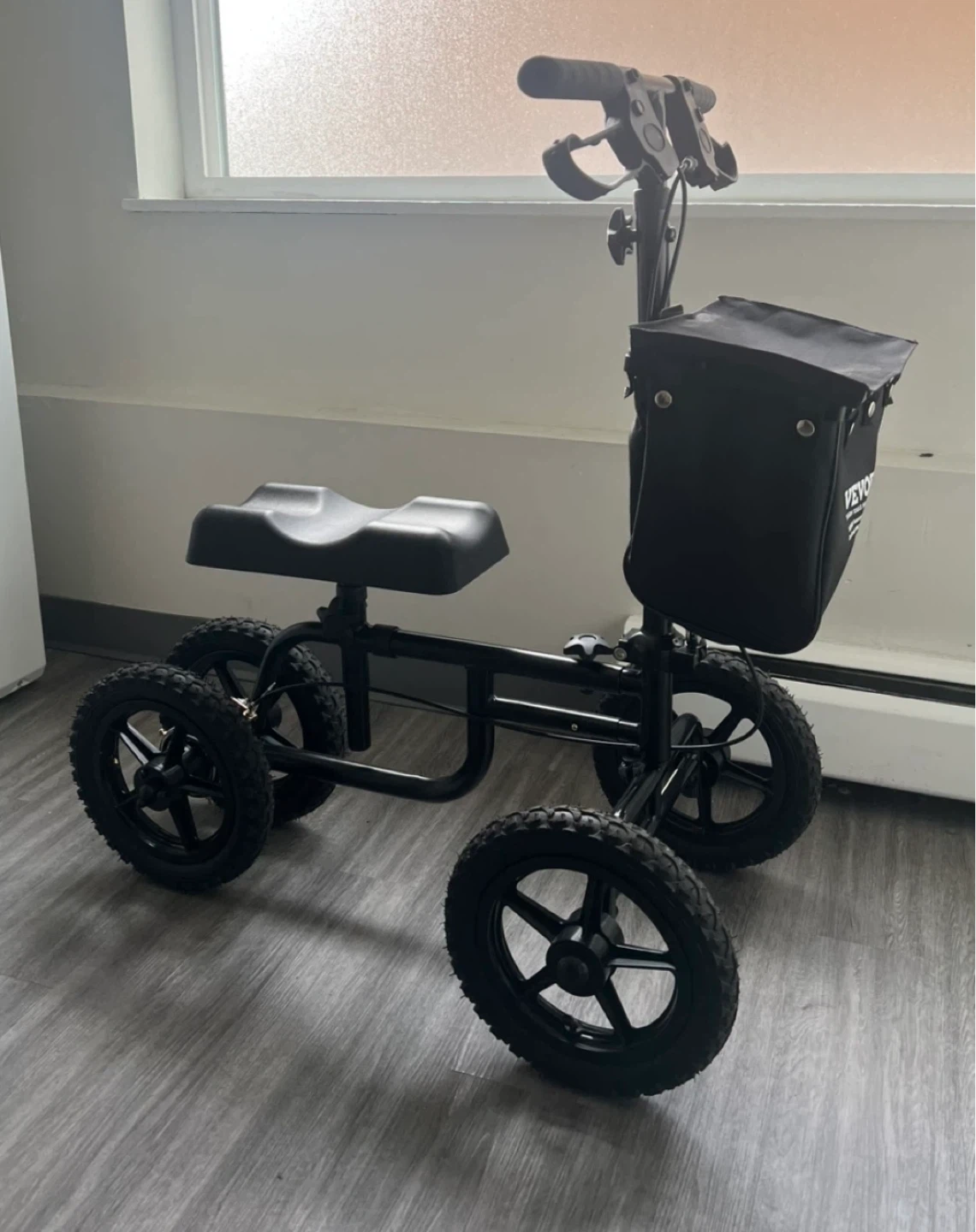 Vevor 4-Wheel Steerable Knee Scooter Walker - photo 5