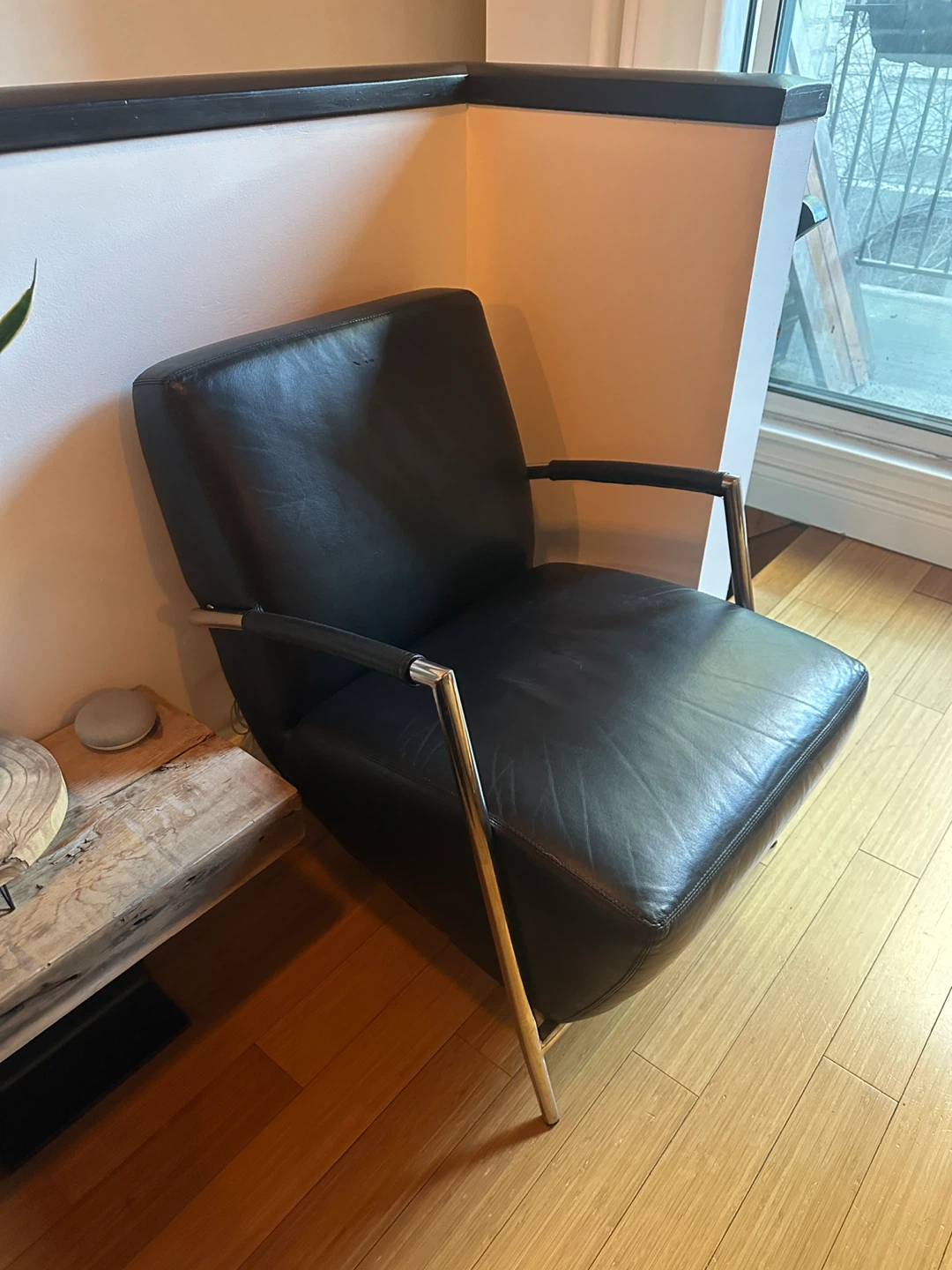 VINTAGE POST MODERN CHROME TUBE BLACK LEATHER LOUNGE CHAIR
