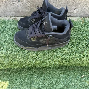 Air Jordan 4 Retro Black Cat