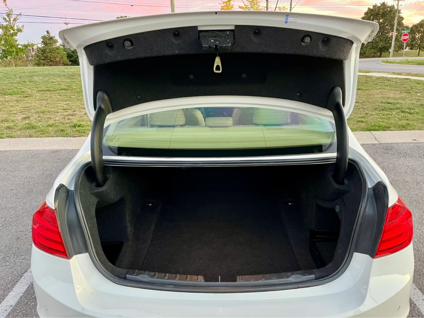 2015 White BMW 320i xdrive - photo 5