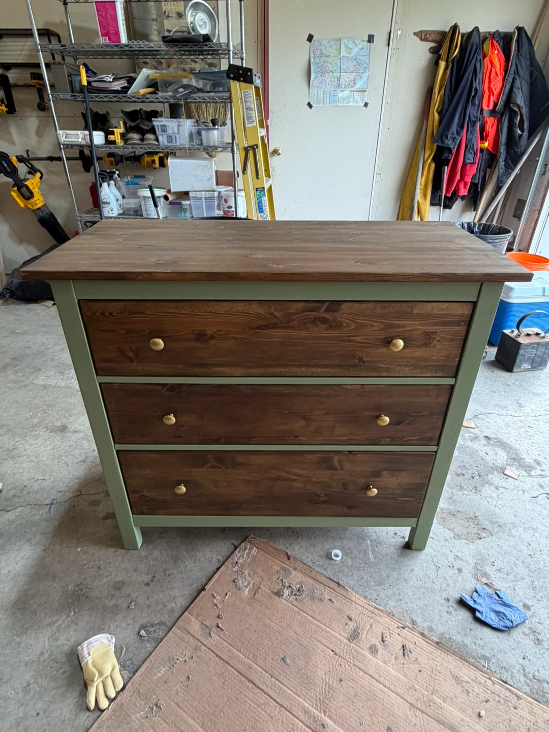 Three-Drawer Wooden Dresser with Green Frame - photo 2