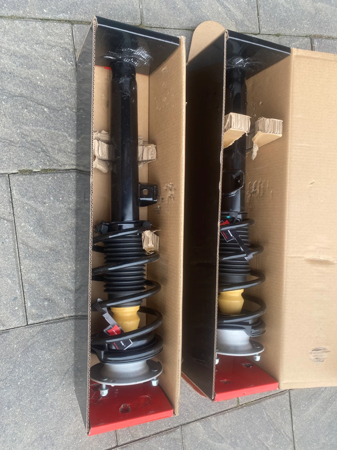 BMW X1 strut & spring