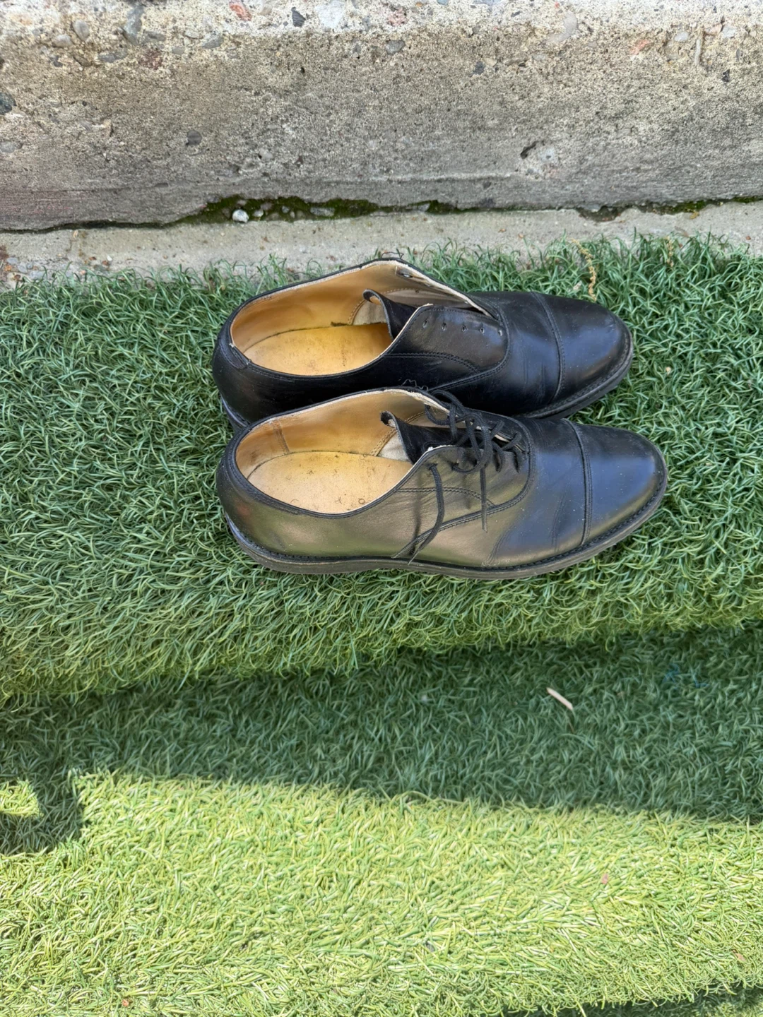 Black Leather Cap Toe Oxford Shoes - photo 2