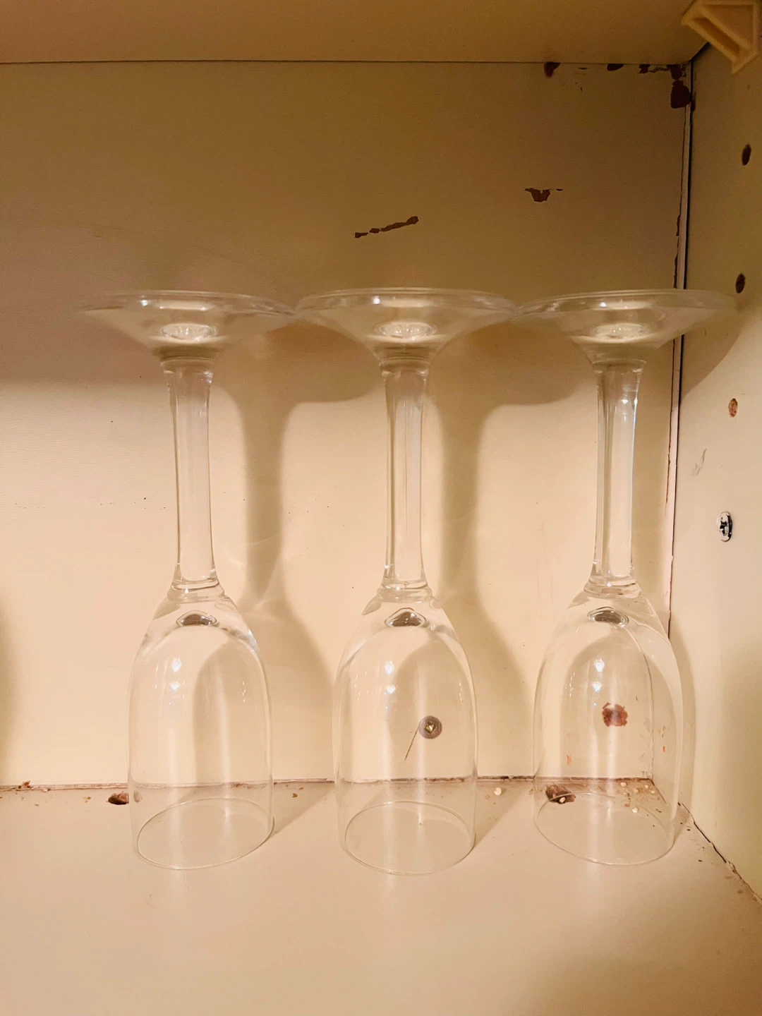Set of 3 Clear Glass Wine Glasses