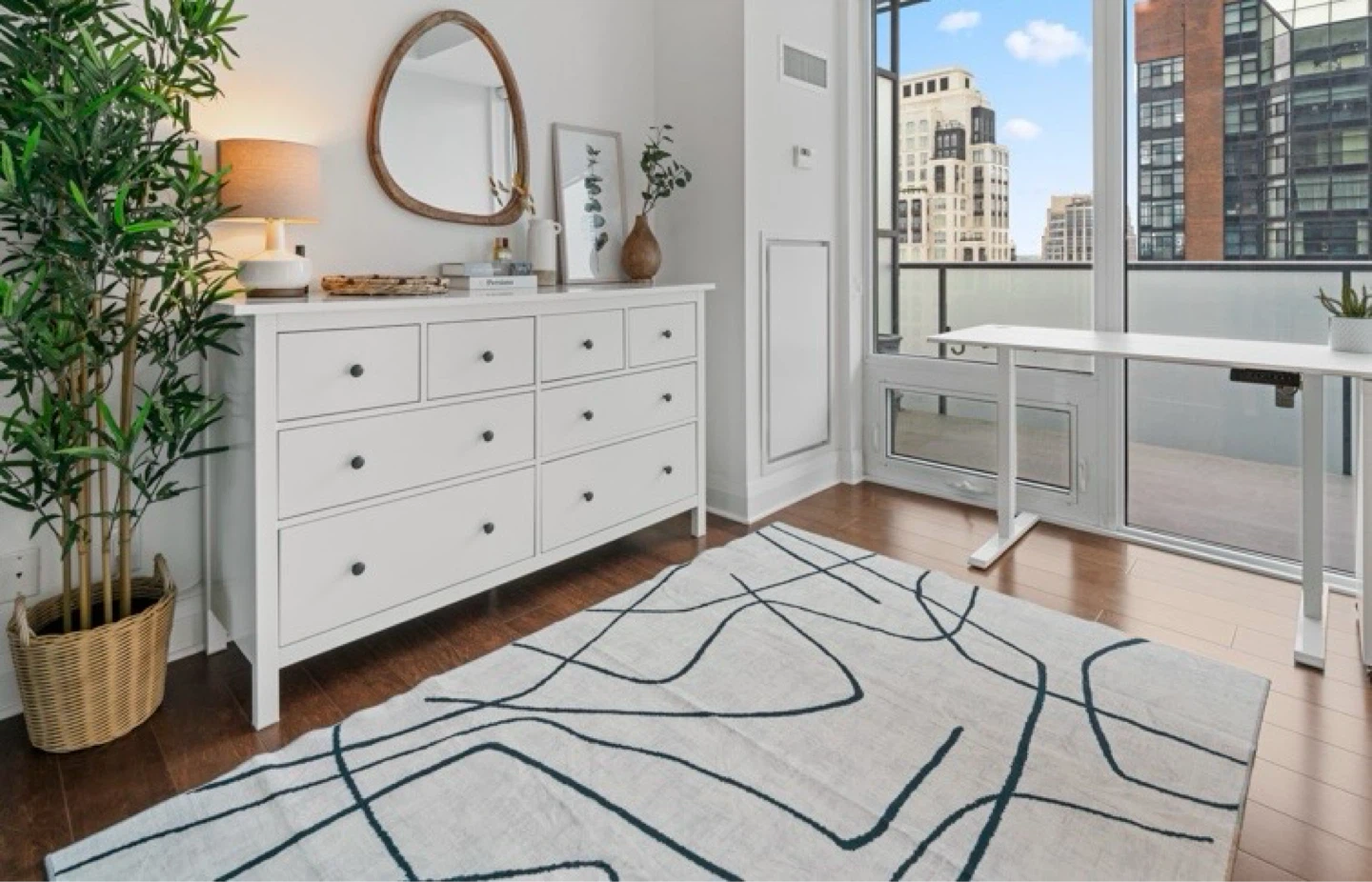 Abstract Area Rug - 5 x 7 ft