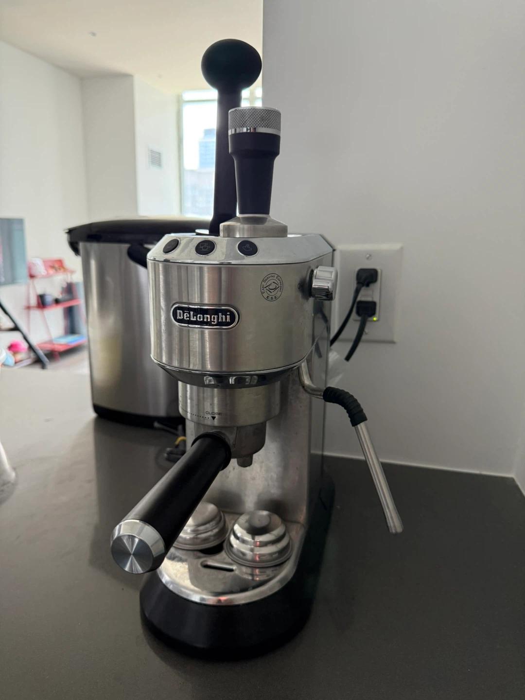 DeLonghi Espresso Machine EC885M