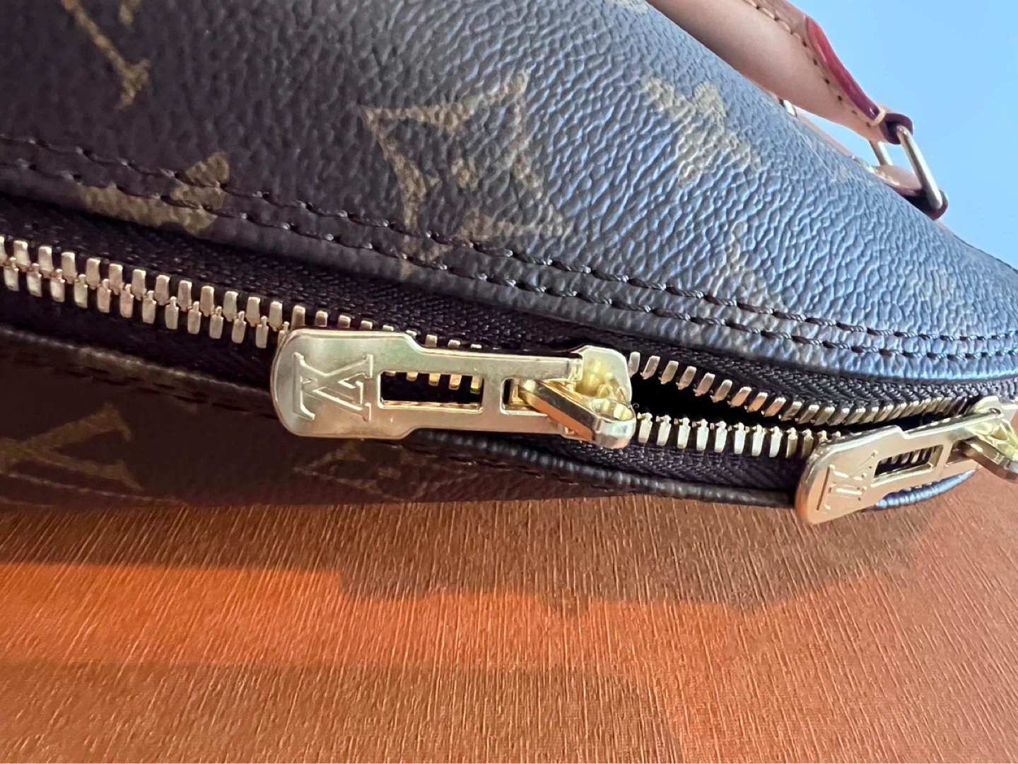 $1475 LV Alma UNUSED + KEPT IN BOX W/ RECEIPT FROM PARIS STORE - photo 4