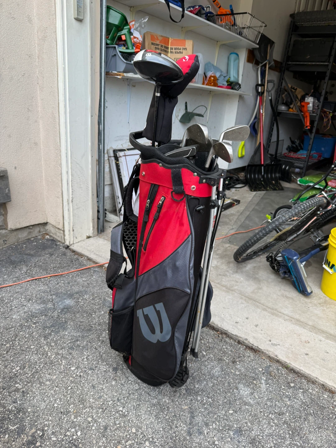 Wilson Golf Club Set with Bag