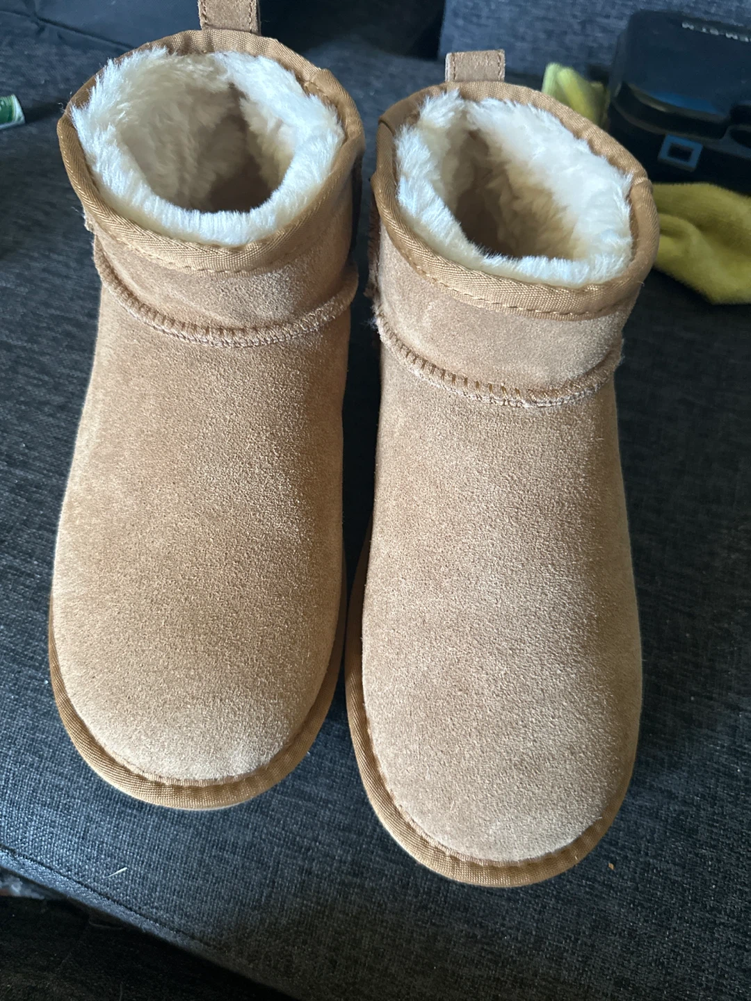 Taxi ladies size 10 water repellent fur lined boots