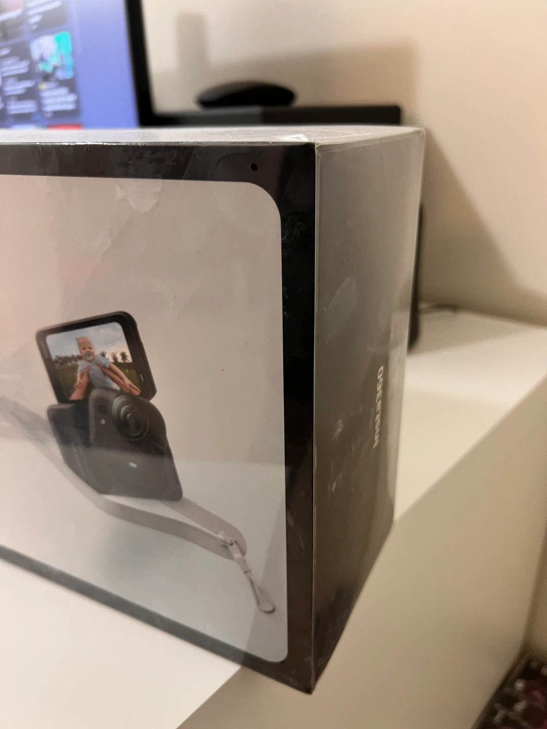 Insta360 GO Ultra Tiny Hands-Free 4K Cam Creator Bundle - photo 2