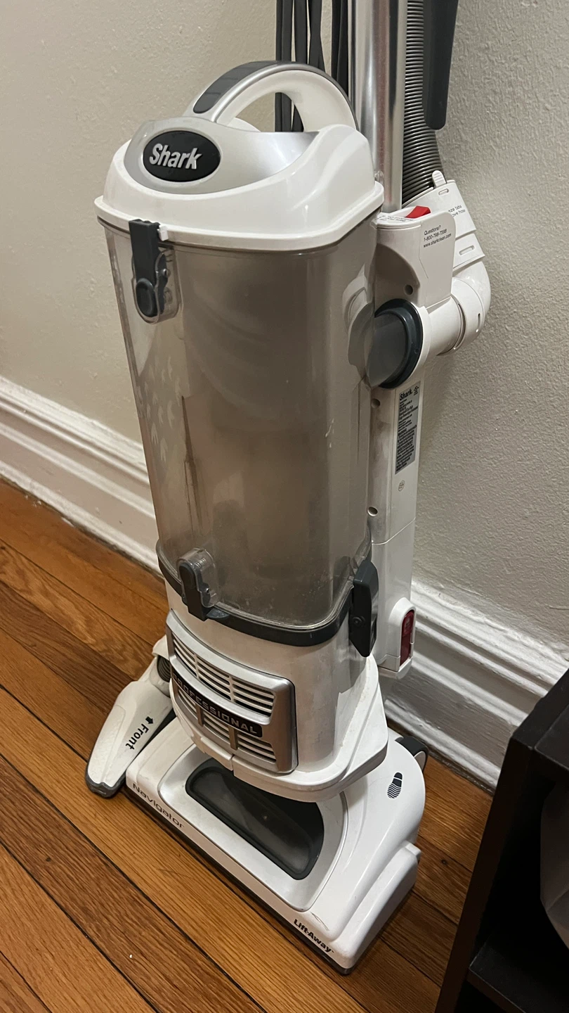 Shark Navigator Professional Lift-Away Vacuum Cleaner - photo 2