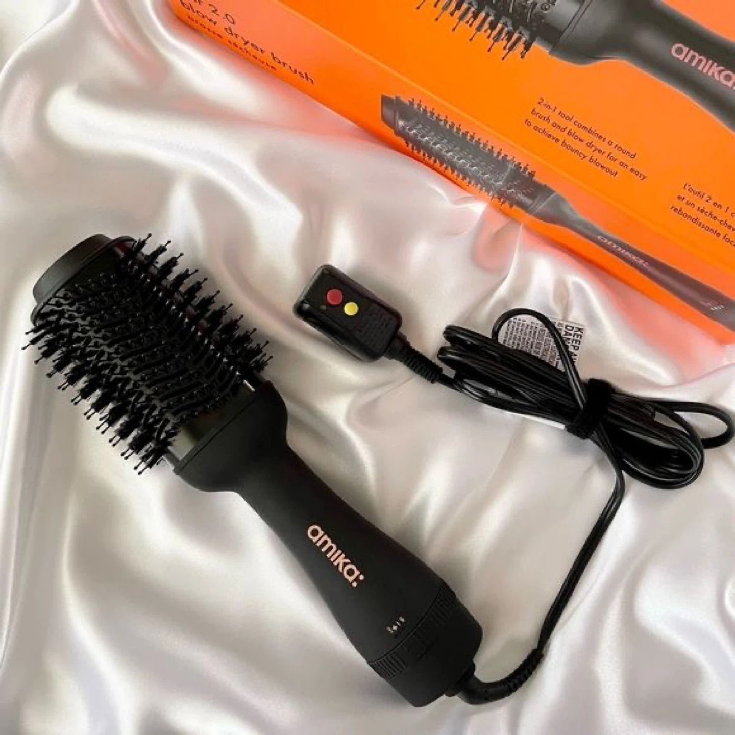 Amika Hair 2.0 Blow Dryer Brush