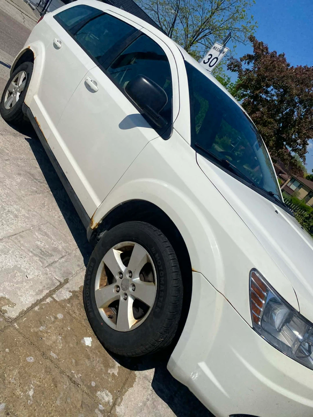 White Dodge Journey SUV 2014 - photo 4