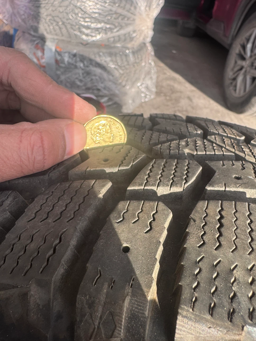2x Sumitomo Winter Tires 215/65R17 – Good Tread (From Set of 4) - photo 3