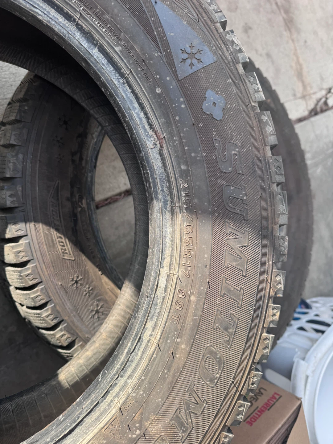 2x Sumitomo Winter Tires 215/65R17 – Good Tread (From Set of 4) - photo 2
