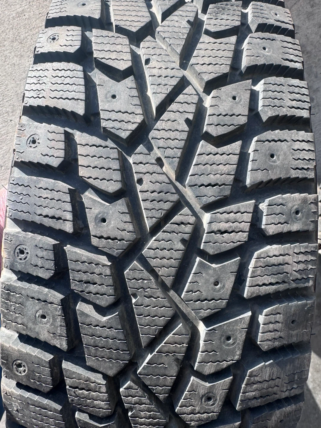 2x Sumitomo Winter Tires 215/65R17 – Good Tread (From Set of 4)