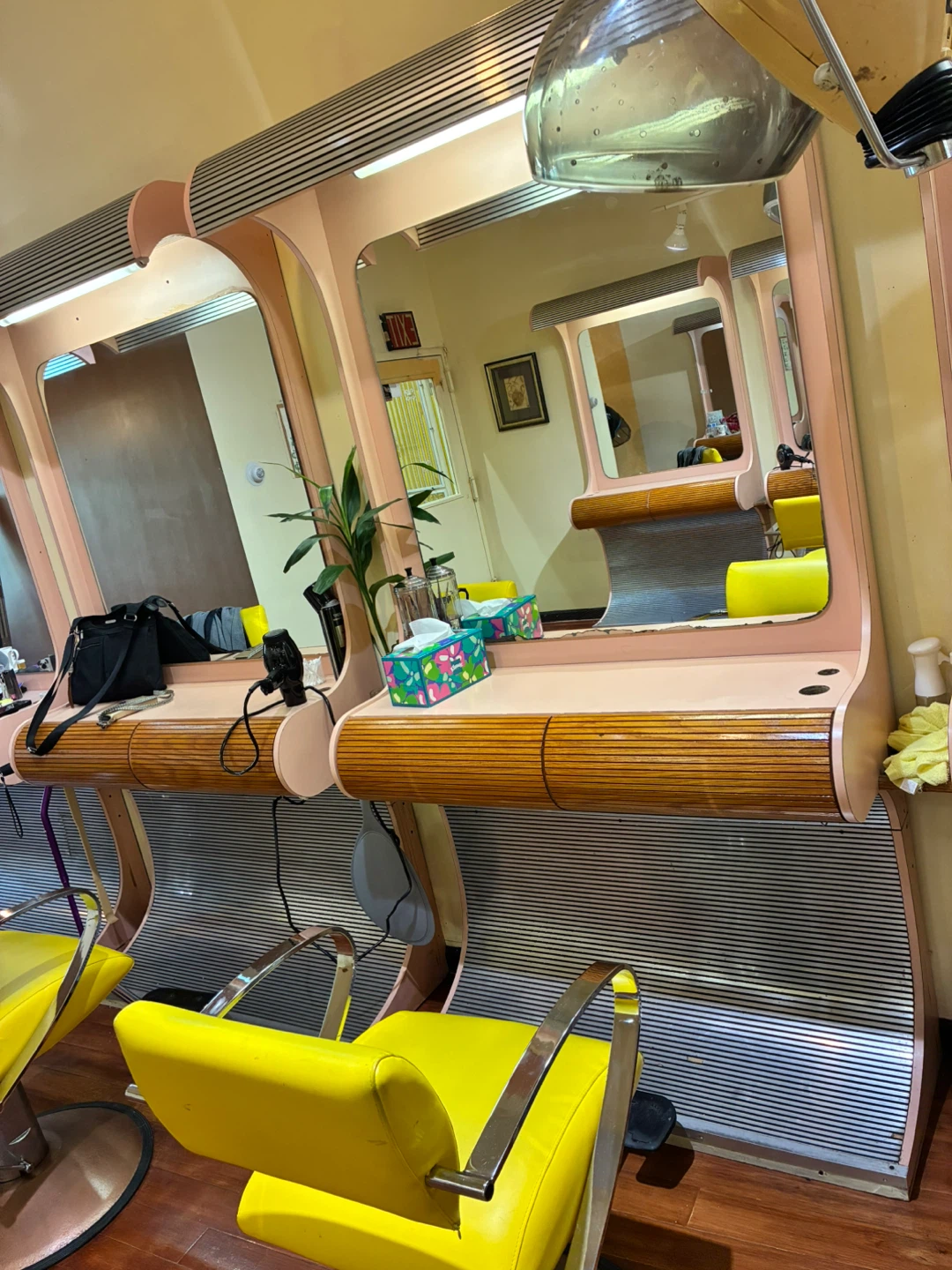 Styling Station / Vanity Mirror Unit