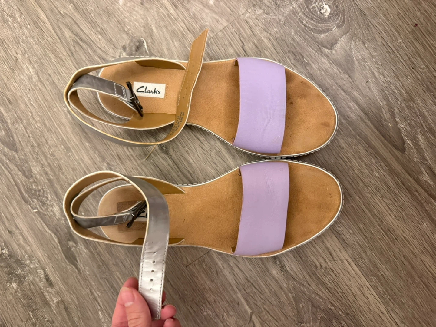 Clarks Women's Lavender and Silver Flat Sandals size 5.5 - photo 2