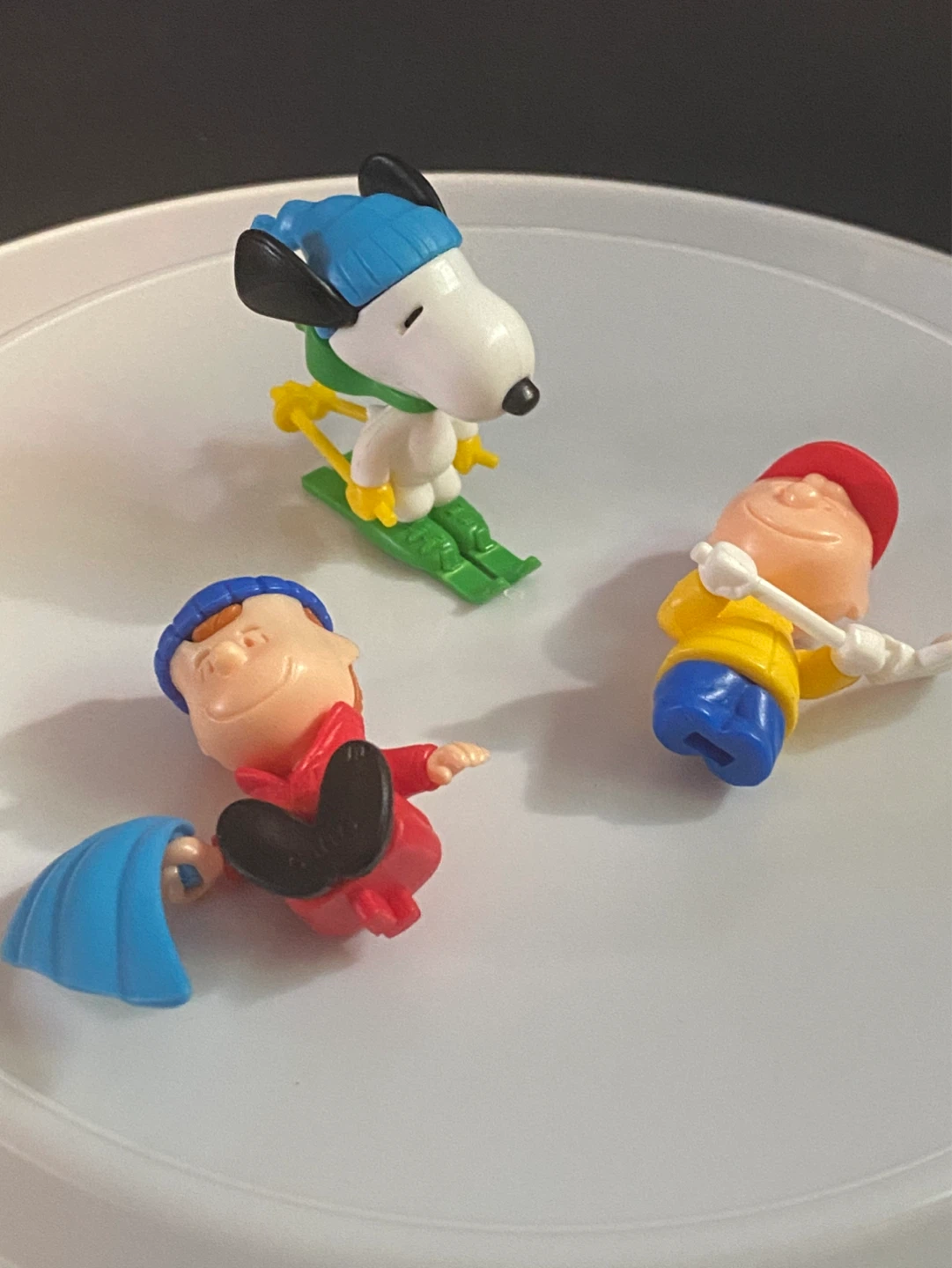 The Peanuts Snoopy Winter 99 Kinder Surprise Figures Set Parts - photo 2