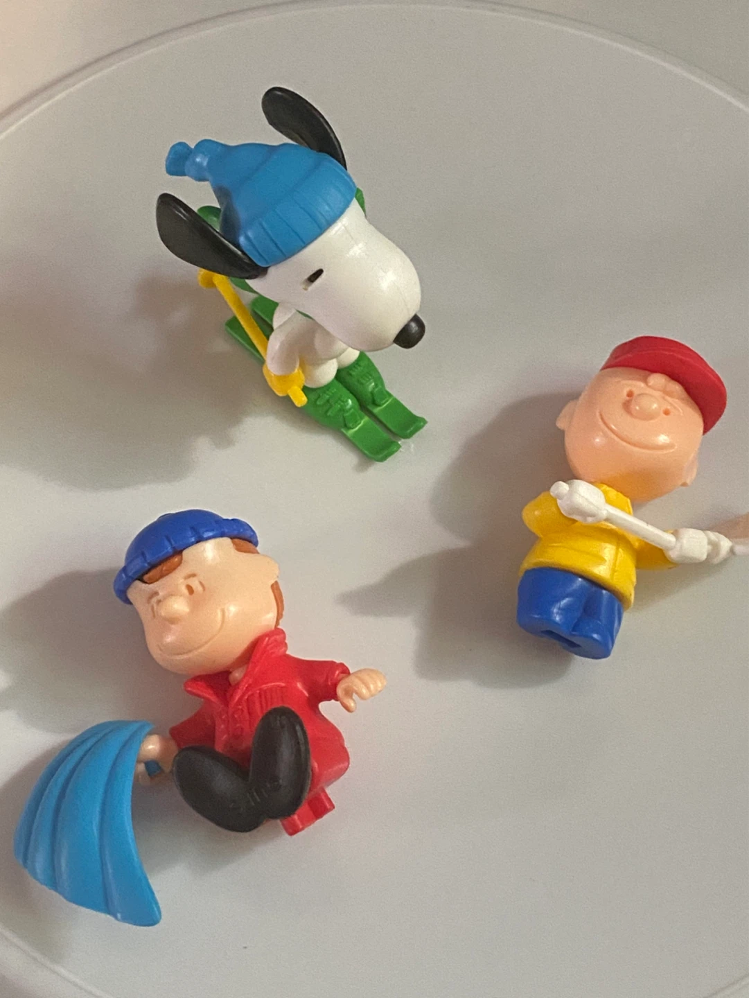 The Peanuts Snoopy Winter 99 Kinder Surprise Figures Set Parts